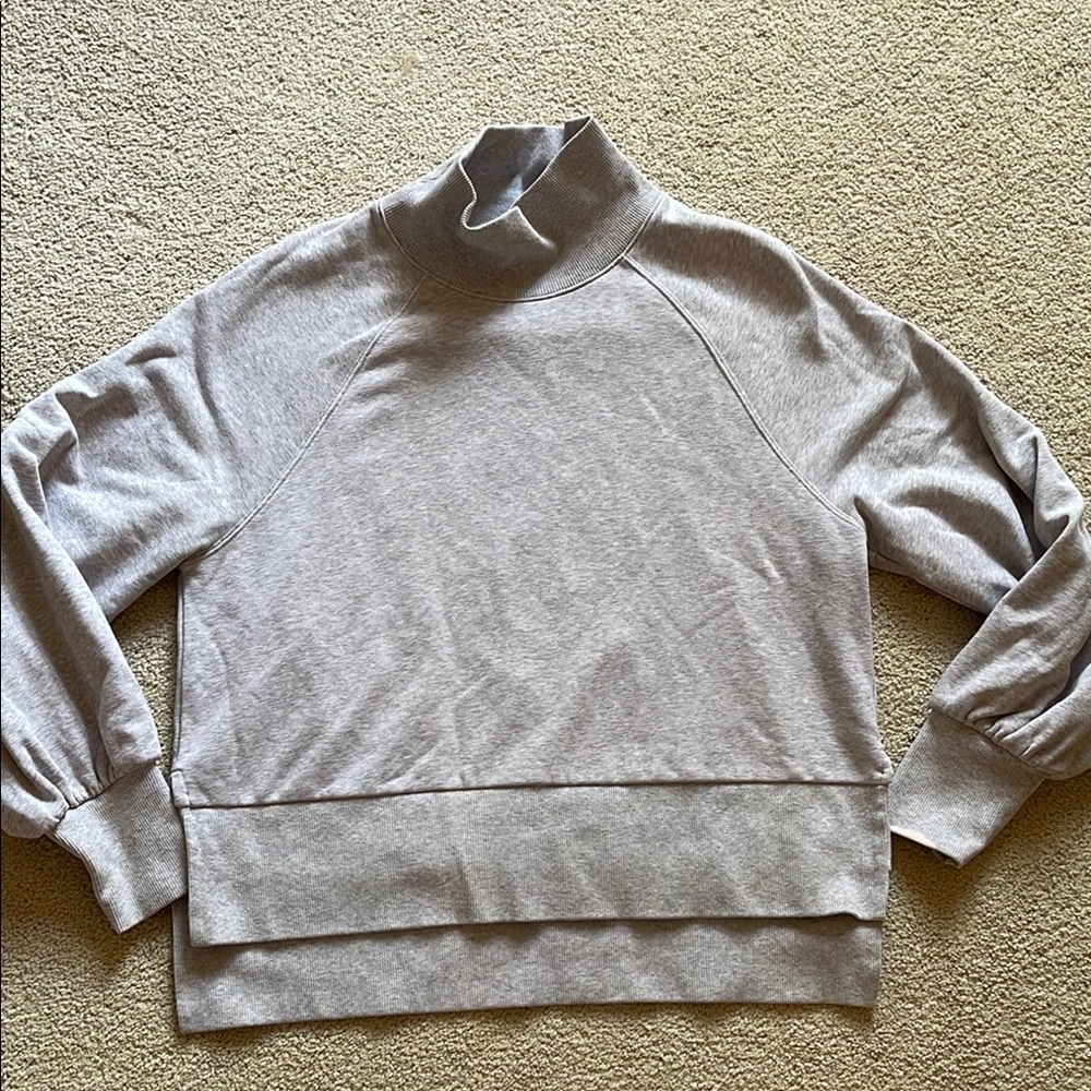 CALIA by Carrie Underwood Gray Sweatshirt